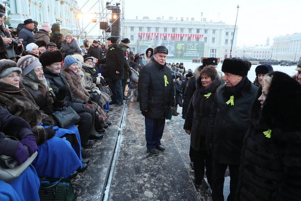 Военный парад на Дворцовой площади