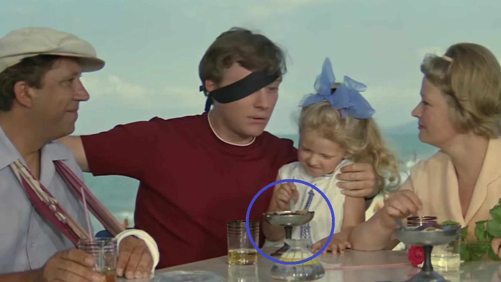 Кадр из фильма «Бриллиантовая рука» (1968), режиссер Леонид Гайдай