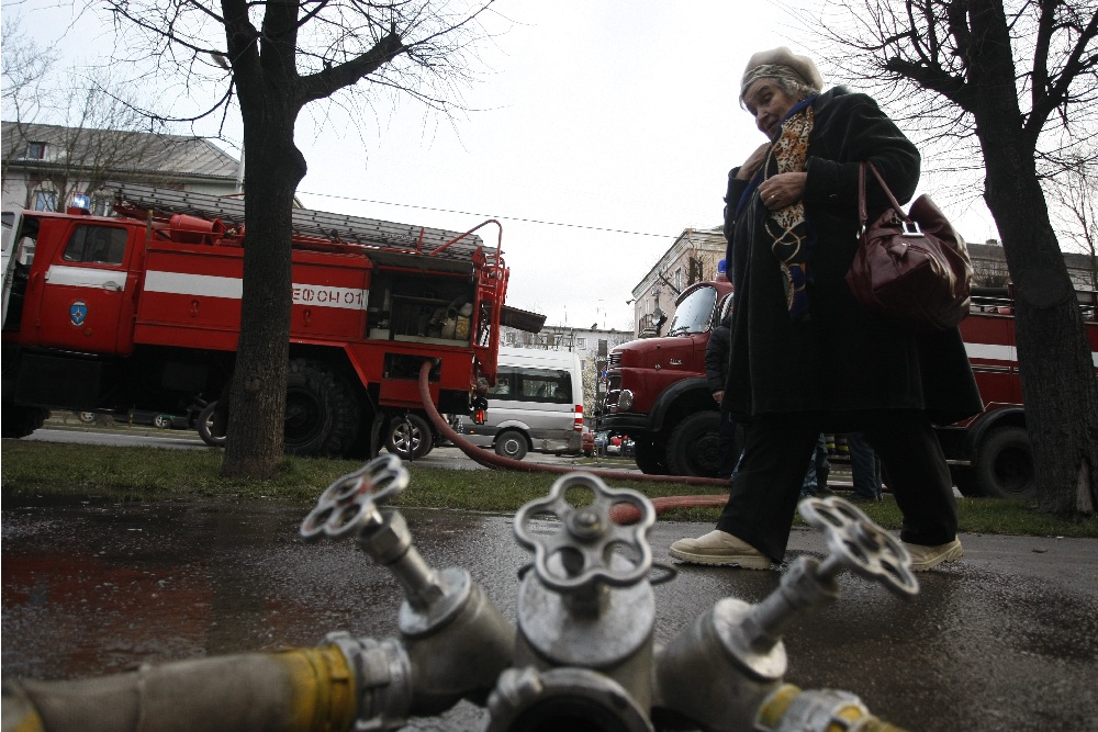 Два человека погибли при пожаре в Калининградской области
