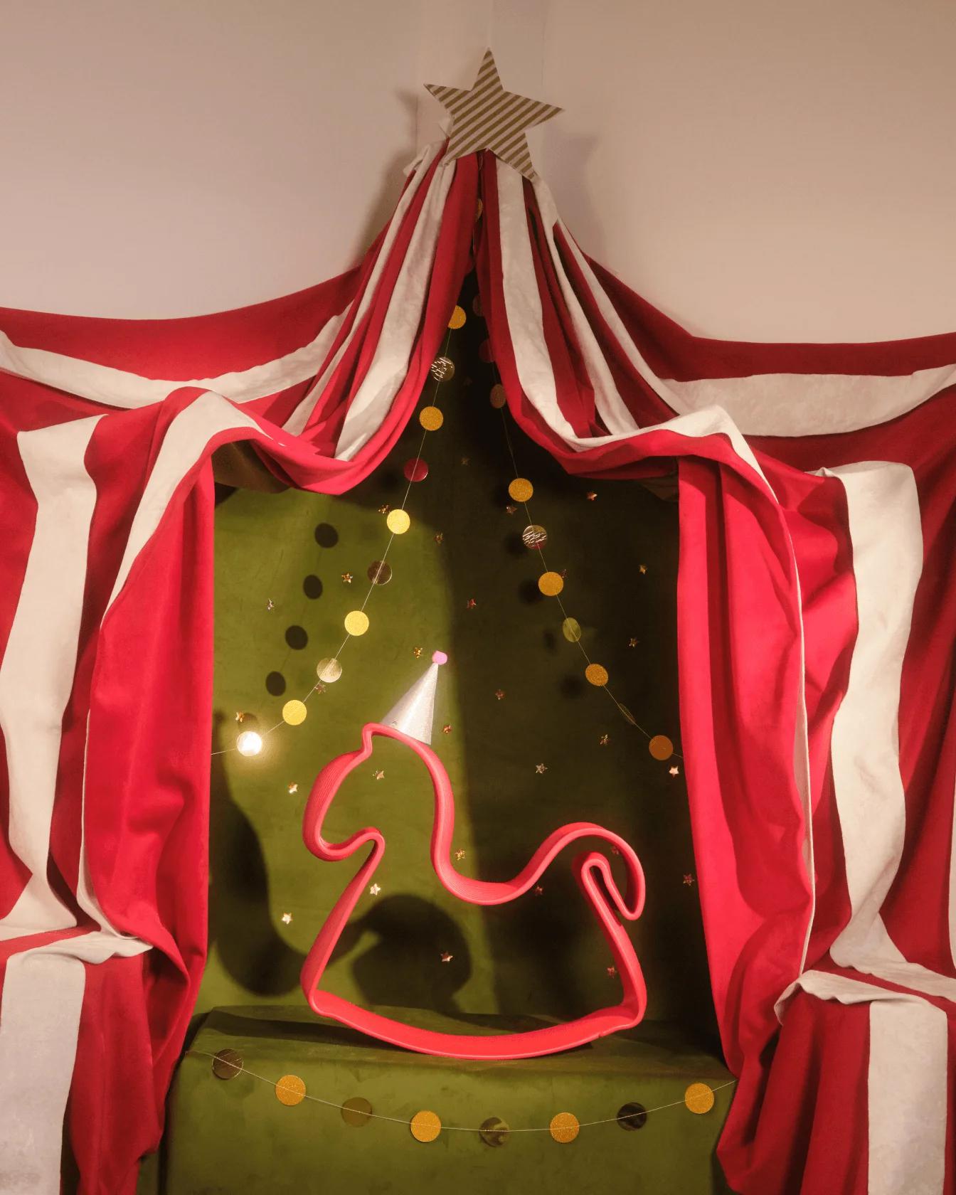 Лошадка-качалка для малышей Mia Mini, Eburet, 17 000 руб. (eburet.com)