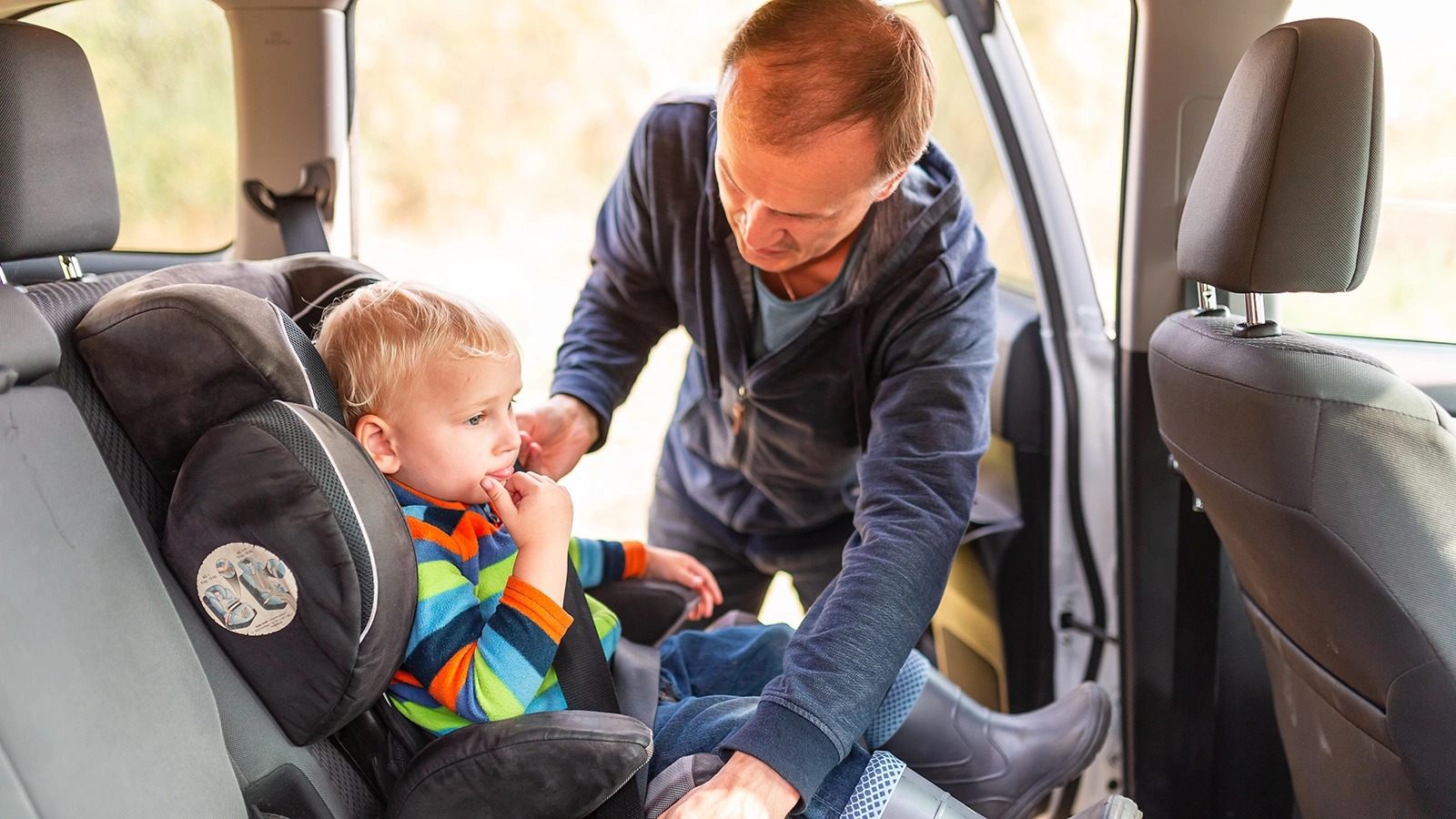 Штрафы за перевозку детей без автокресла выросли. Вот сколько составляют