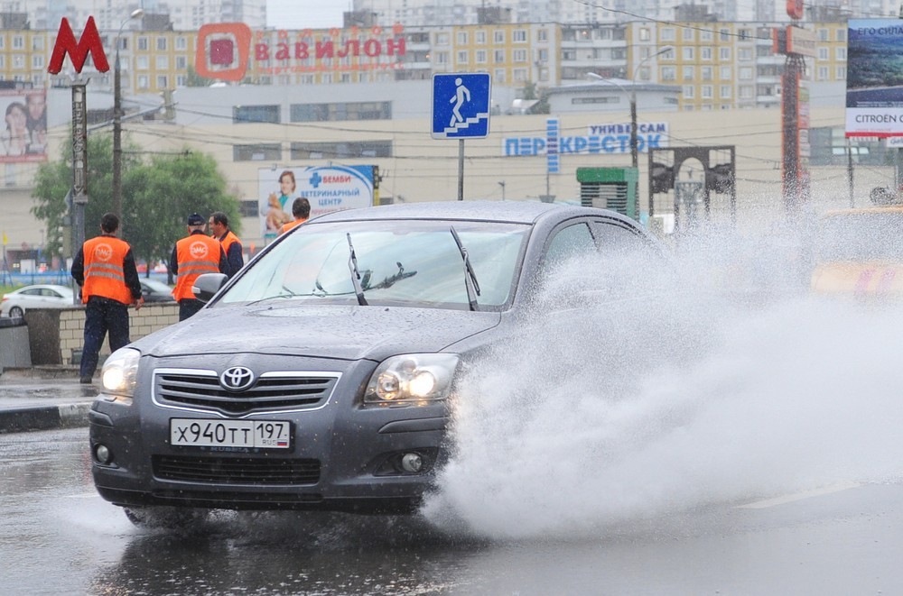 Последствия сильных дождей в Москве