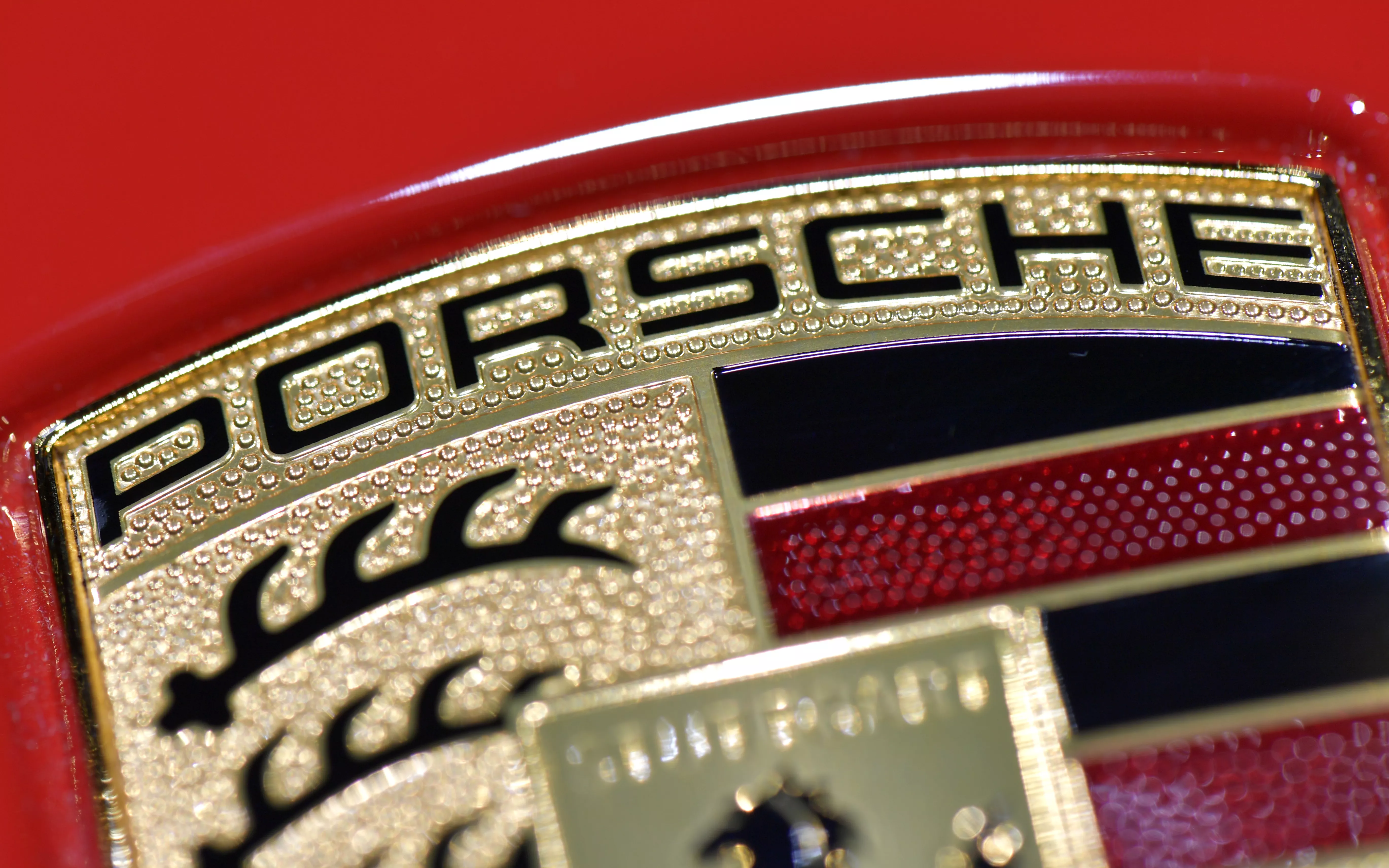 Производитель люксовых автомобилей Porsche провел крупнейшее IPO в Европе
