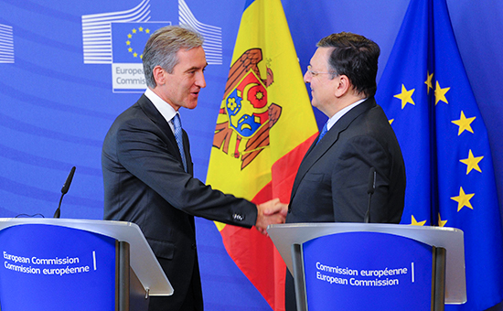 Премьер-министр Молдовы Юрие Лянкэ (слева) и бывший глава Еврокомиссии Жозе Мануэл Баррозу в штаб-квартире ЕС в Брюсселе, май 2014 г.