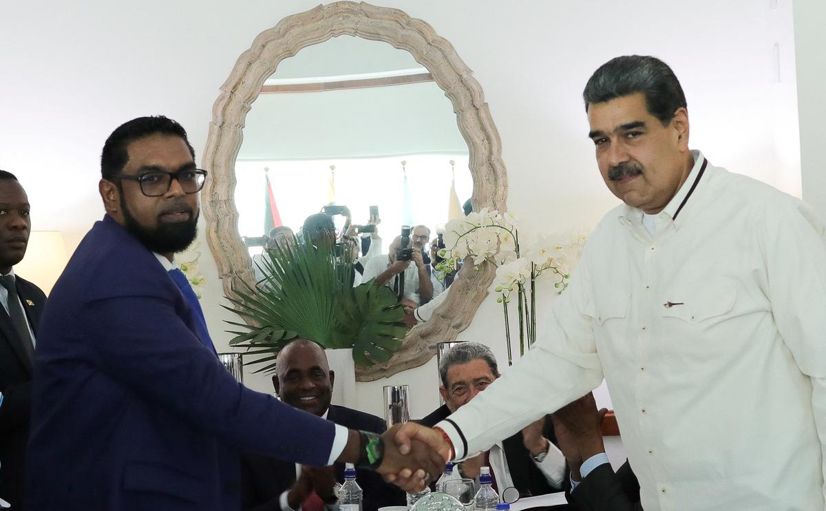 Президент Гайаны&nbsp;Ирфаан Али и президент Венесуэлы Николас Мадуро