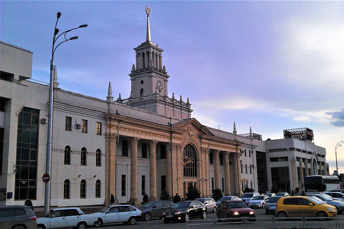 Здание железнодорожного вокзала Краснодара