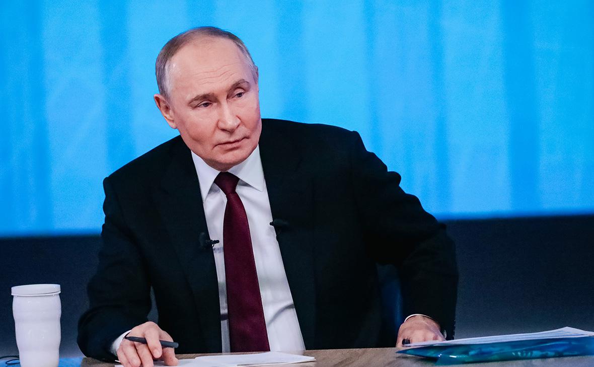 Putin bo konec leta znova odgovarjal na vprašanja državljanov v živo, pri tem bo uporabljen tudi AI