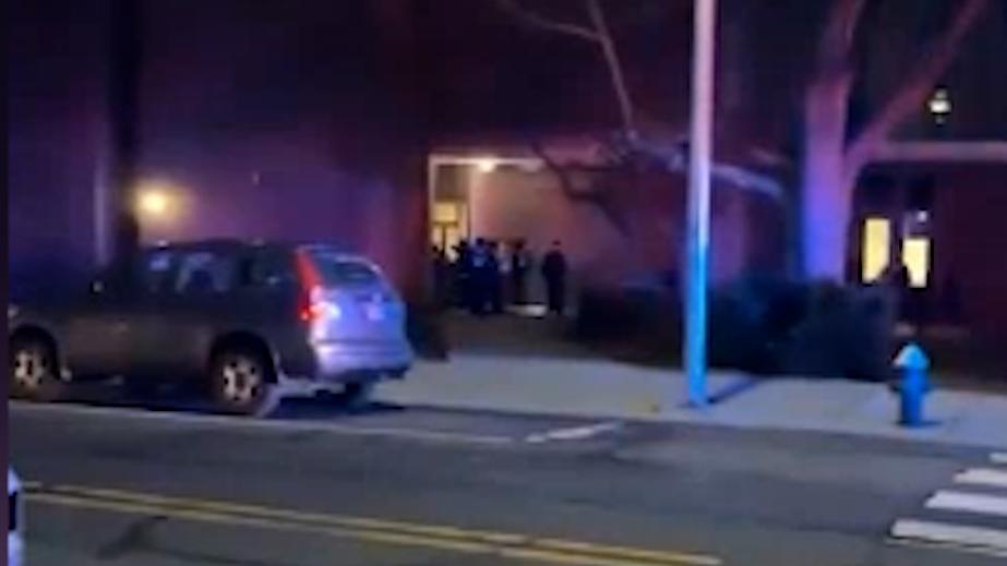 Мэр назвал число погибших при стрельбе в Брауновском университете в США