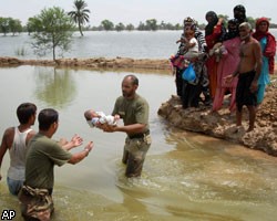 Власти Пакистана не исключают роста числа жертв наводнений