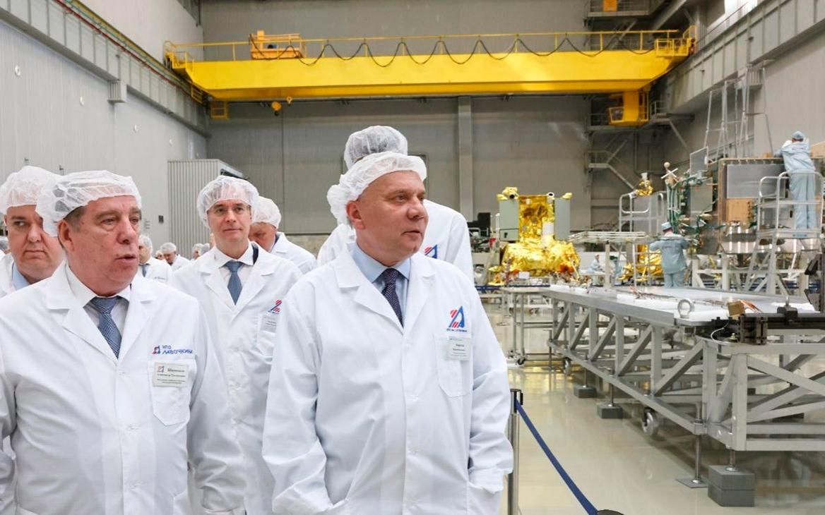 Борисов заявил об отставании России в производстве спутников