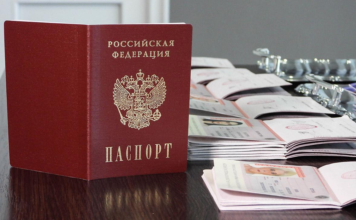 Минобороны назвало число получивших российские паспорта жителей Запорожья
