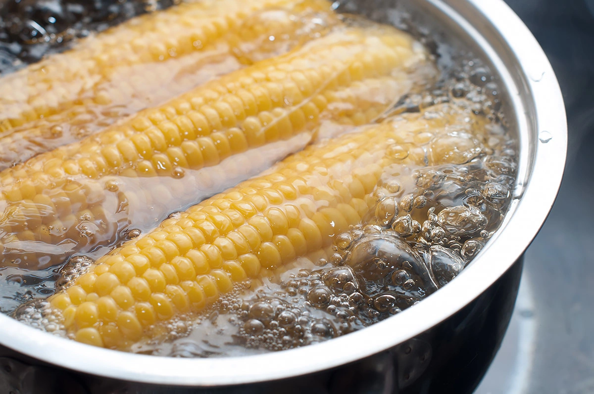 Консервированная кукуруза: приготовление в домашних условиях