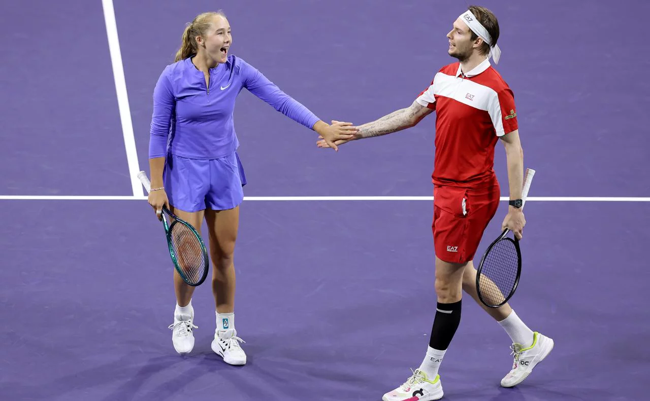 Matthew Stockman / Getty Images