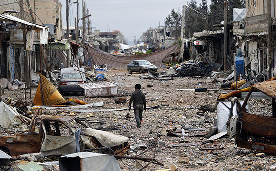 На улицах города&nbsp;Кобани, север Сирии, 2015 год