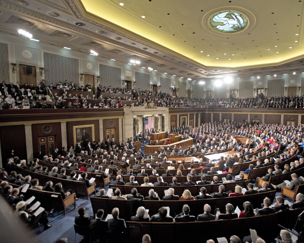 Конгресс США рекомендует урезать военную помощь Украине