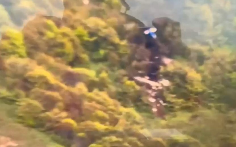 Кадры с обломками вертолета президента Ирана