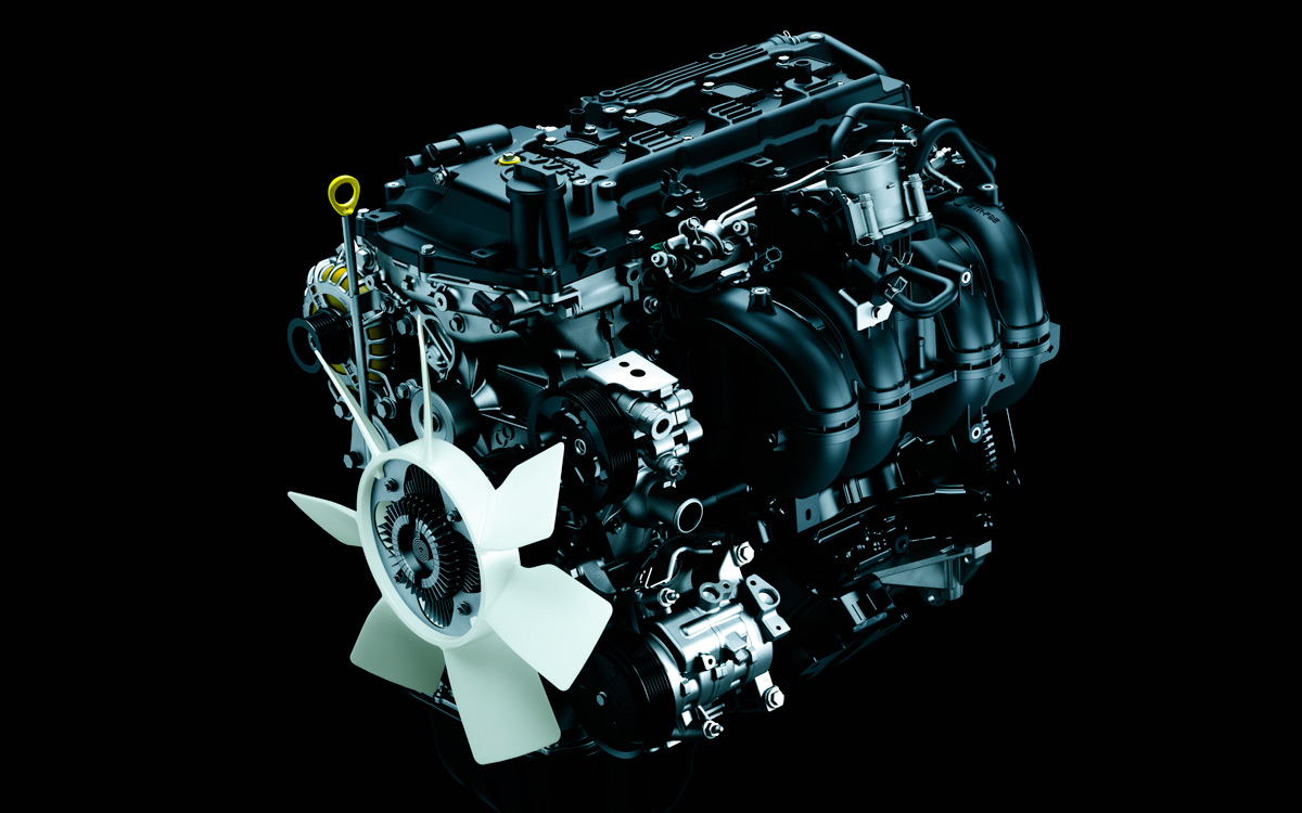 Toyota Hilux впервые получил бензиновый мотор в России