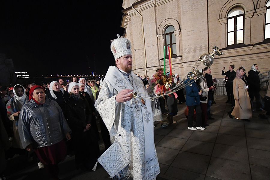В 2024-м православная Пасха отмечается 5 мая, католики отпраздновали ее 31 марта. Это главный христианский праздник, посвященный воскресению Иисуса Христа. В прошлом году 54% опрошенных россиян собирались в этот день готовить куличи, пасхи, красить яйца, а каждый пятый (19%) намеревался освящать угощения в церкви.