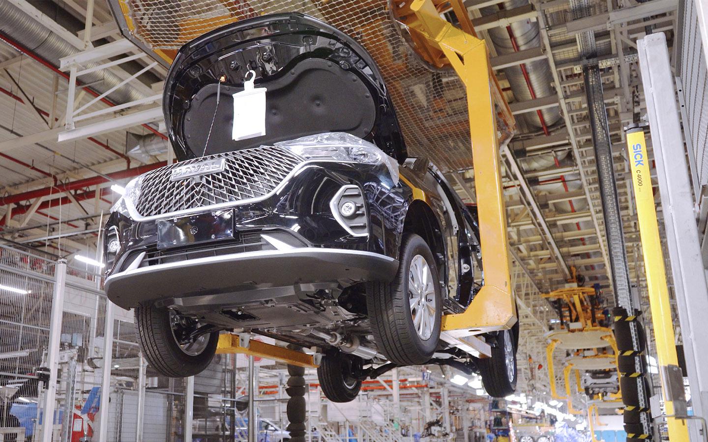 На экс-заводе Mitsubishi собрали 1 тыс. новых кроссоверов