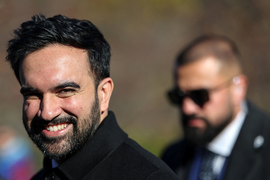 Также в список &laquo;Лидеры&raquo; попал недавно избранный мэром Нью-Йорка 34-летний политик Зохран Мамдани. Текст о нем написал его коллега по Демократической партии, сенатор Берни Сандерс, который заявил, что Мамдани &laquo;создает новый тип политики&raquo;.

Мамдани&nbsp;&mdash; первый мусульманин на посту мэра Нью-Йорка, а еще&nbsp;&mdash; убежденный социалист и любитель записывать ролики в социальных сетях. Его предвыборную программу, которая включала бесплатный проезд на городских автобусах и всеобщее дошкольное образование, журналисты иронически называли &laquo;магическим реализмом&raquo;. Но как&nbsp;бы то ни было, новый мэр чрезвычайно популярен среди американской молодежи (а вот президент США Дональд Трамп, напротив, неоднократно выступал с критикой Мамдани).