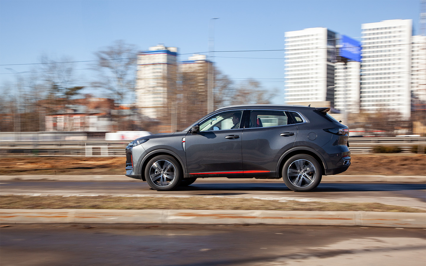 Полноприводных вариантов Changan CS55 Plus (Changan Uni-S) не существует в принципе.&nbsp;Дорожный просвет &mdash;&nbsp;приемлемый для машин такого класса, 171 мм