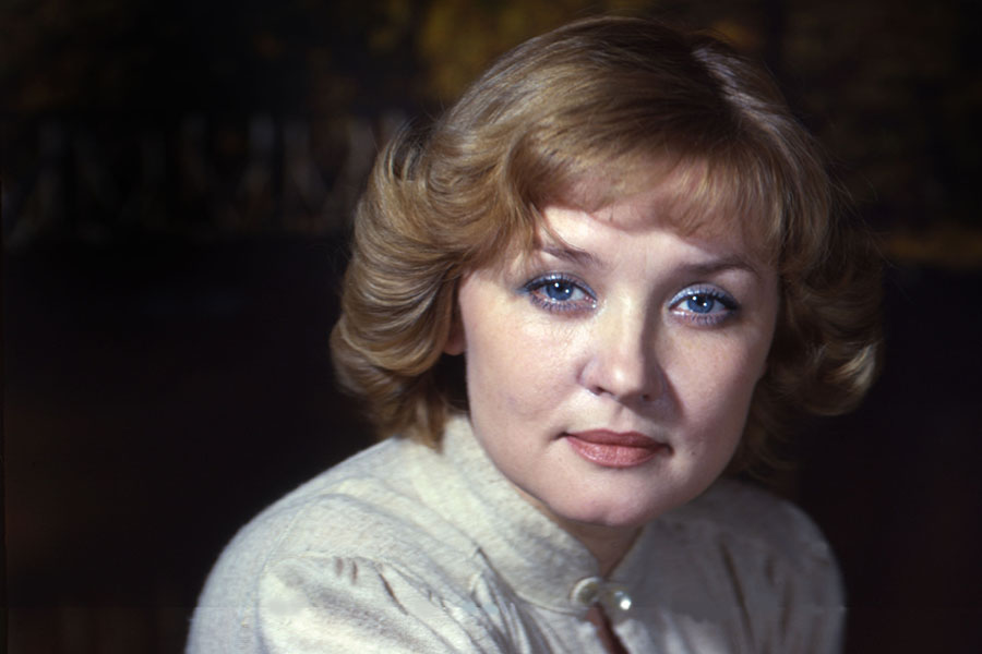 После роли Екатерины Алентова снялась в драме &laquo;Время желаний&raquo; Юлия Райзмана, экранизации повести Бориса Васильева &laquo;Завтра была война&raquo;, комедии &laquo;Ширли-мырли&raquo; Владимира Меньшова и многих других&nbsp;&mdash; всего в более чем 30 фильмах и сериалах. Но призванием актрисы оставался театр. &laquo;Настоящие актеры&nbsp;&mdash; это сцена&raquo;, так я считала. Я, по сути, и осталась театральной актрисой&raquo;,&nbsp;&mdash; говорила о себе 78-летняя Алентова.

За роль во &laquo;Времени желаний&raquo; Алентова была удостоена звания лауреата Государственной премии РСФСР, а в 1992 году она стала Народной артисткой России.