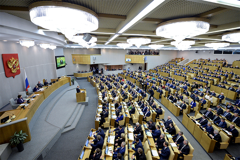 Президент России Владимир Путин во время первого пленарного заседания Госдумы РФ седьмого созыва