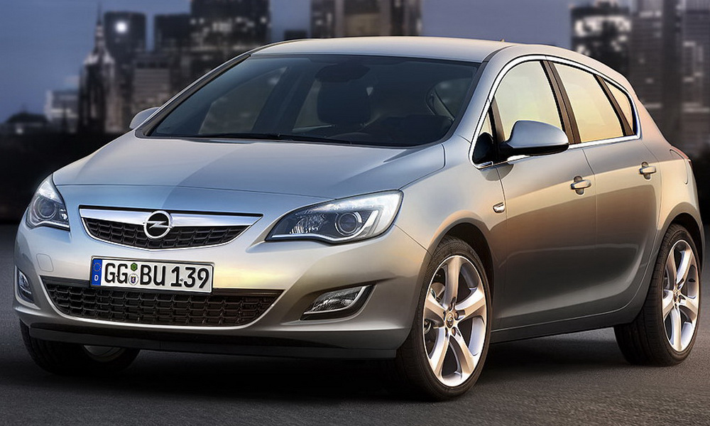 Opel официально показал Astra 2010