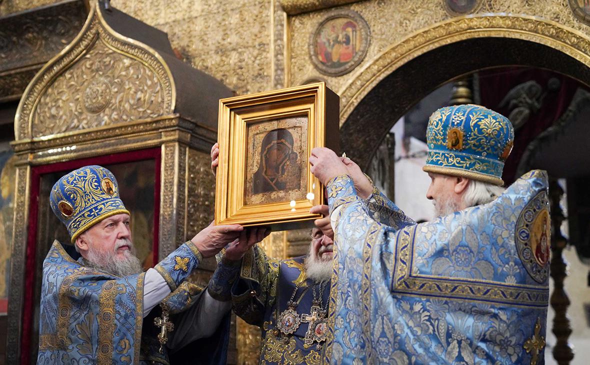 Патриарх вернул найденную Казанскую икону в собор на Красной площади — РБК