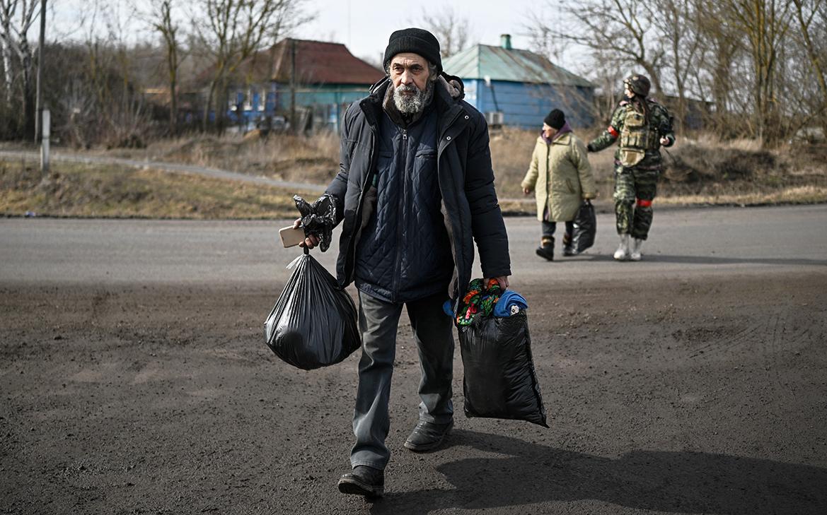 Минобороны показало кадры эвакуации жителей из освобожденной Суджи