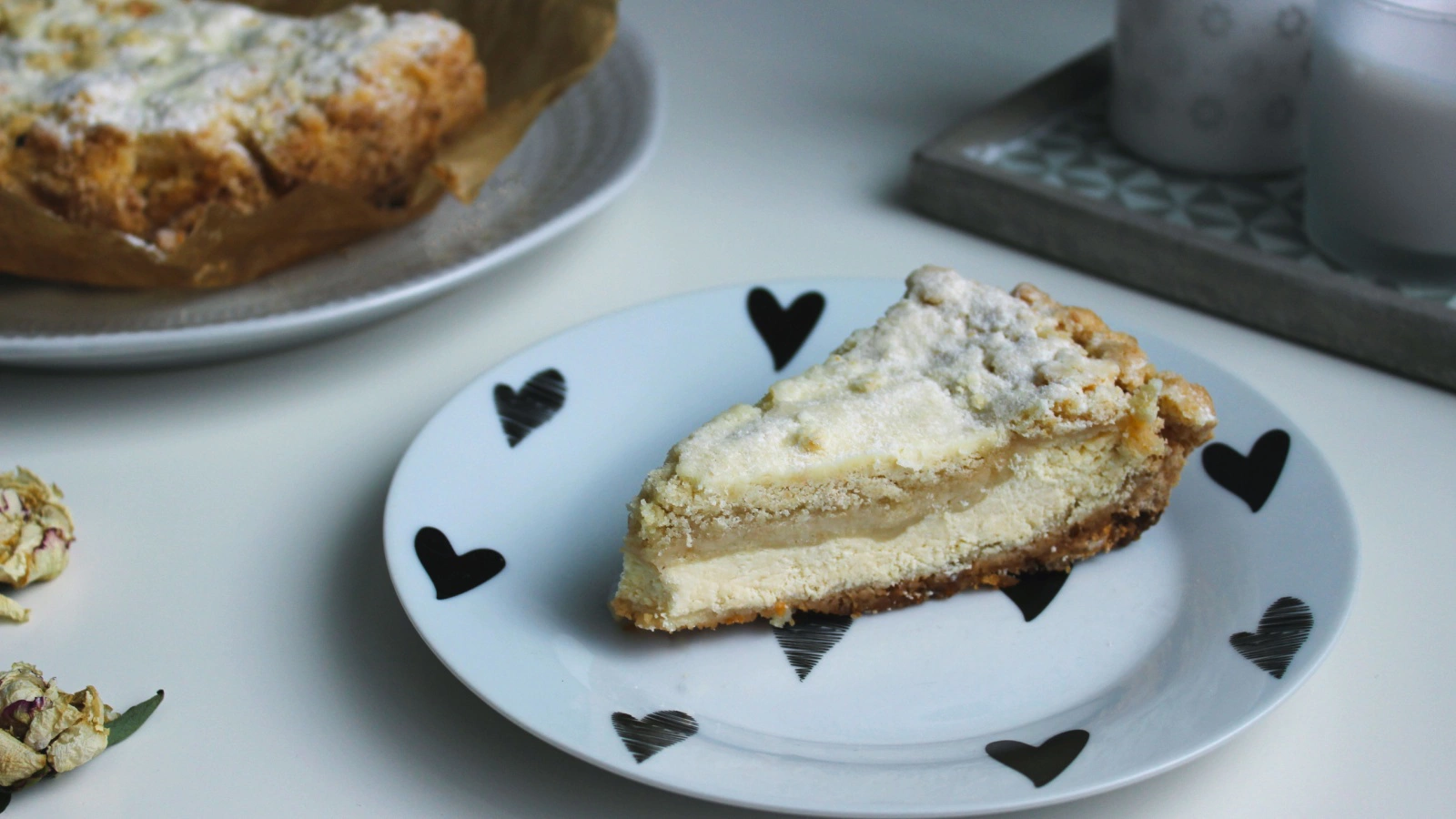 Королевскую ватрушку лучше подавать охлажденной, как классический чизкейк