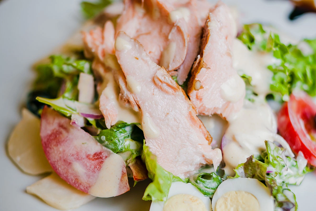 Салат с копченой курицей