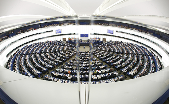 Во время заседания в&nbsp;Европарламенте, июль 2015 года


