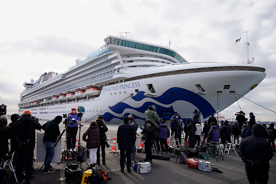 Круизный лайнер Diamond Princess вышел из Йокогамы (Япония) 20 января и вернулся обратно 3 февраля, зайдя в порты на японских островах Окинава и Кюсю, а также в Гонконге и Вьетнаме
