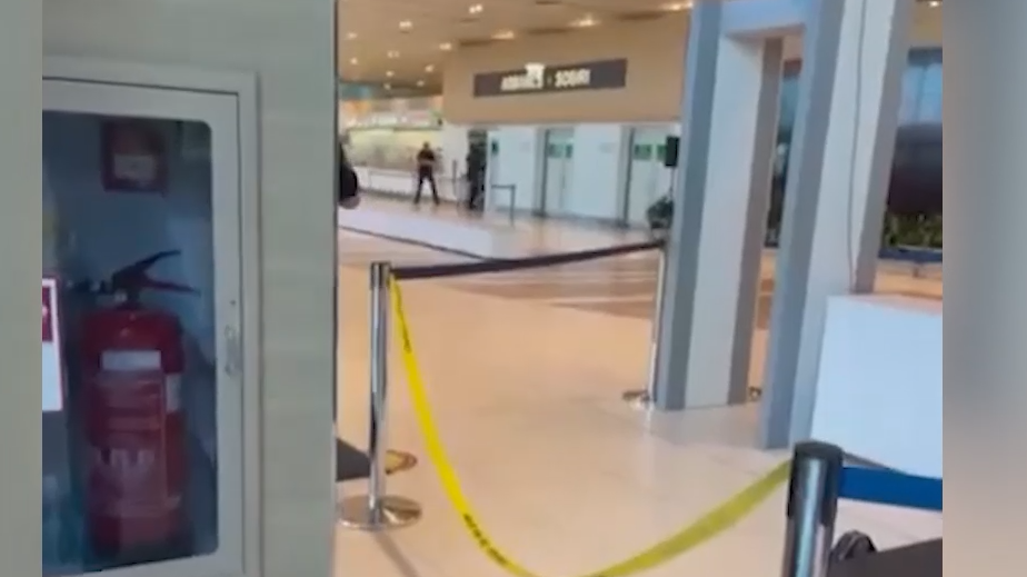 В аэропорту Кишинева открыли стрельбу
