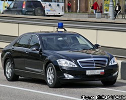 Водитель Mercedes с мигалкой признан виновником ДТП на Пушкинской площади 