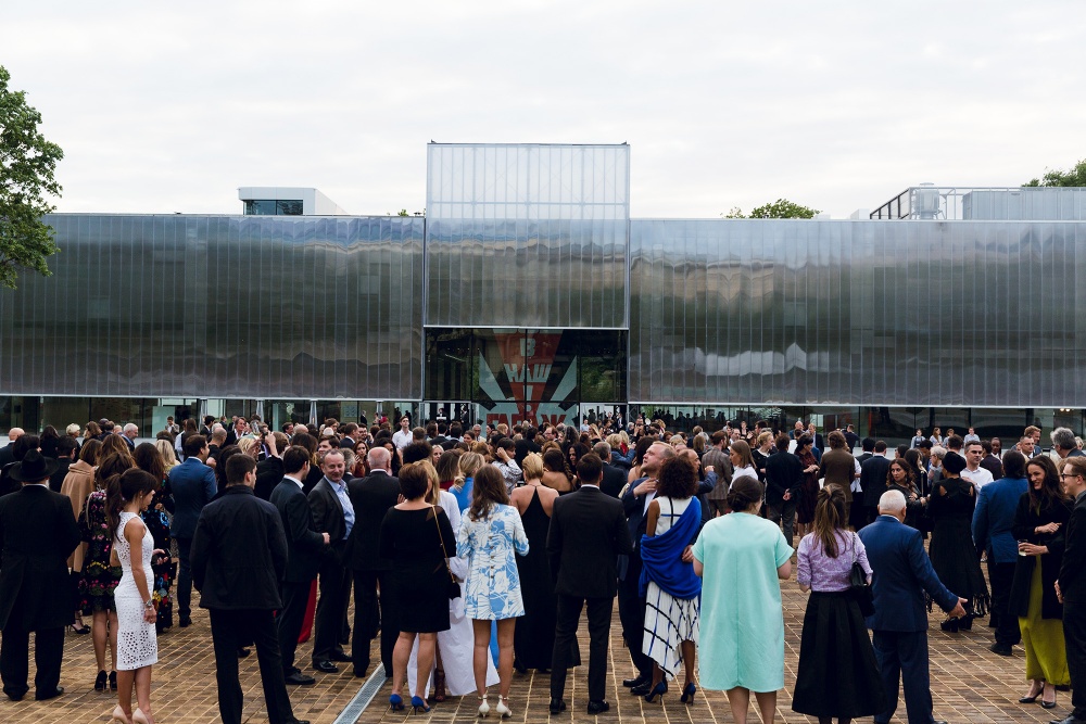 Право на искусство: на открытии нового здания музея современного искусства «Гараж» собрались знаменитости со всего света