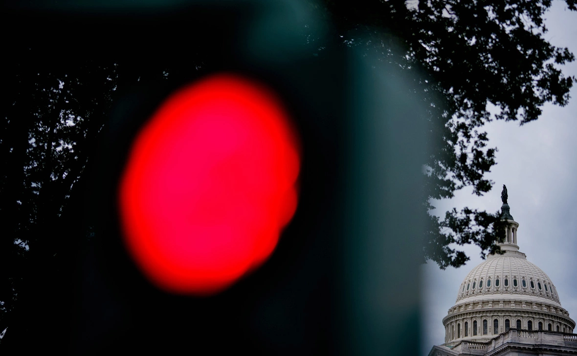 Andrew Harnik / Getty Images