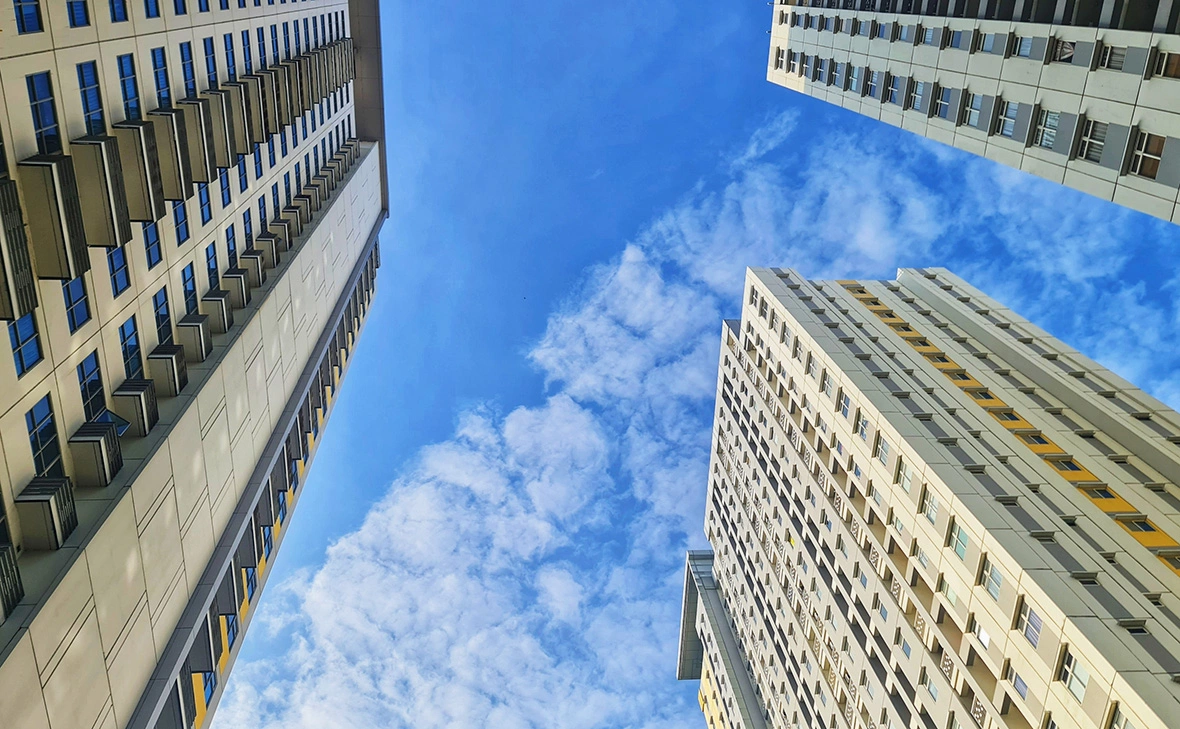 Cindhyade / Shutterstock