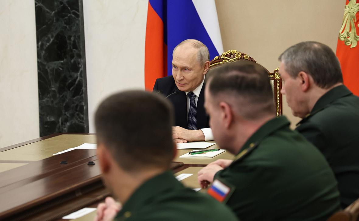Путин сообщил о перестановках в командовании войсками