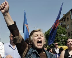 Оппозиция перекрыла движение на центральных улицах Тбилиси