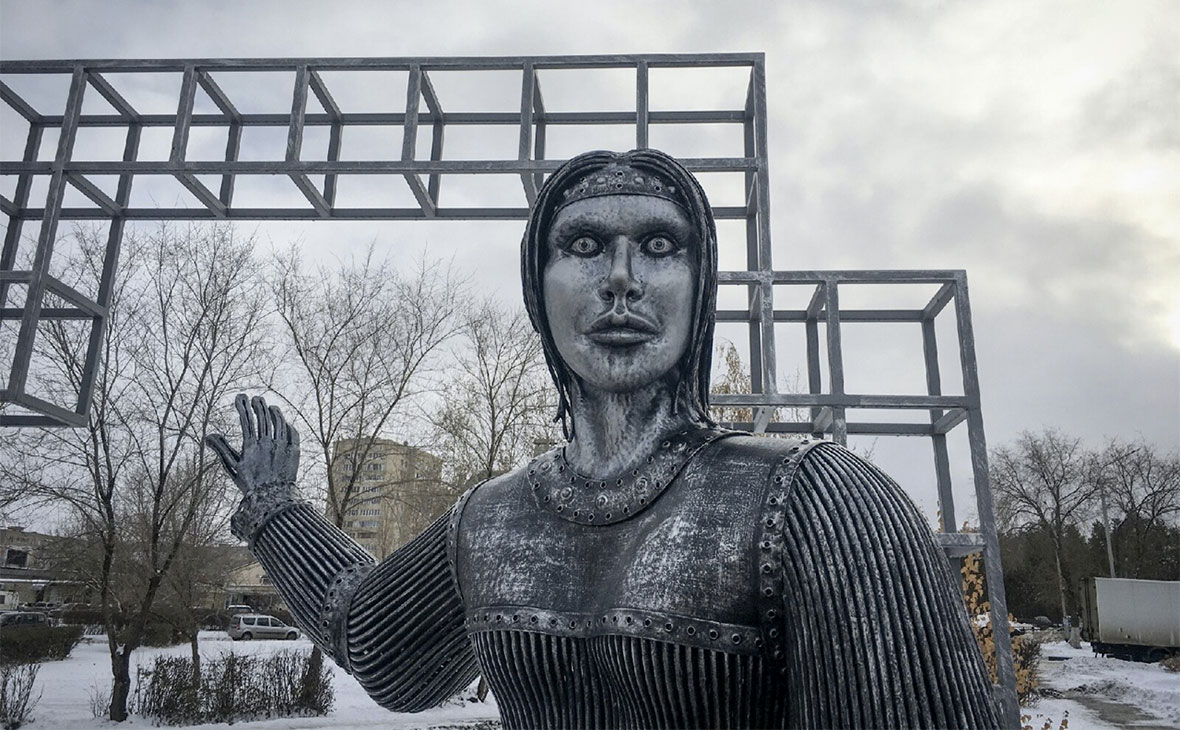 Памятник Аленке в Воронеже