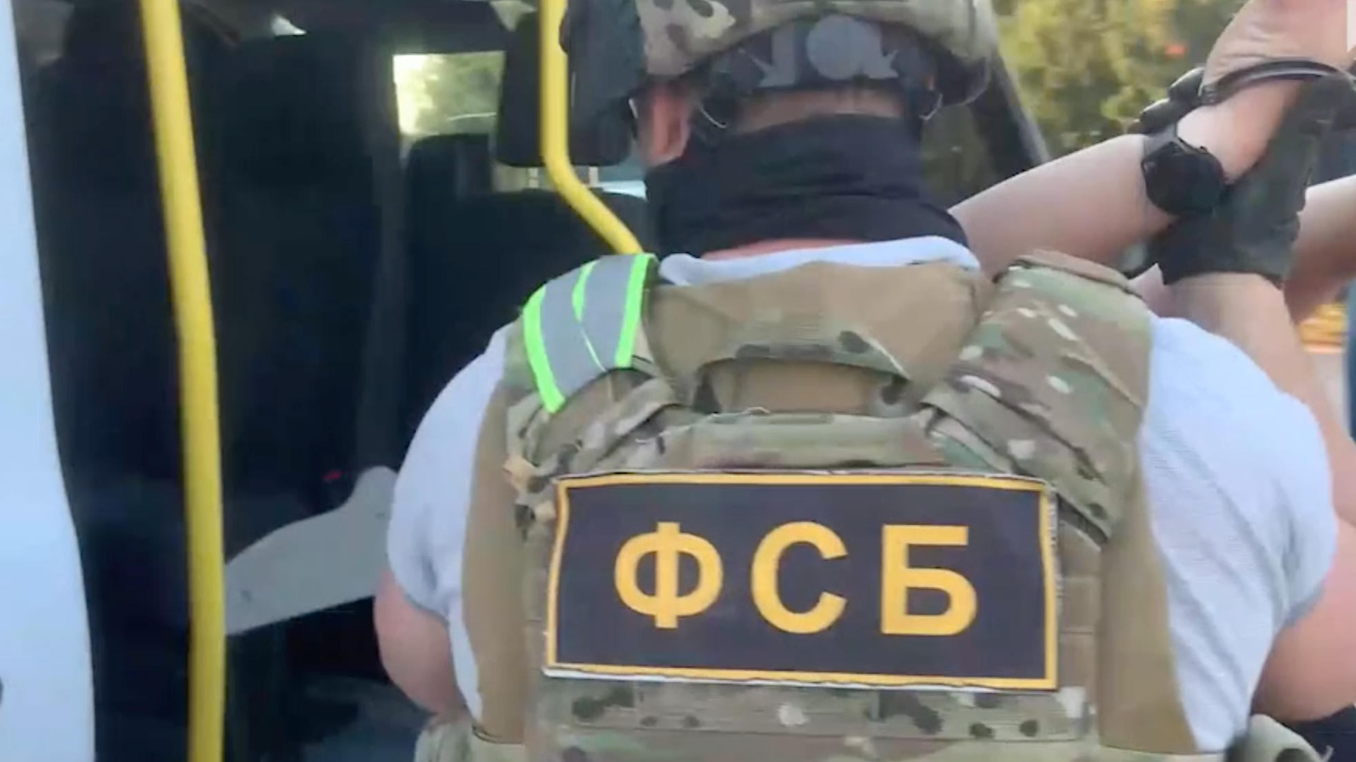 ФСБ задержала поставщиков оружия в Крым с Украины