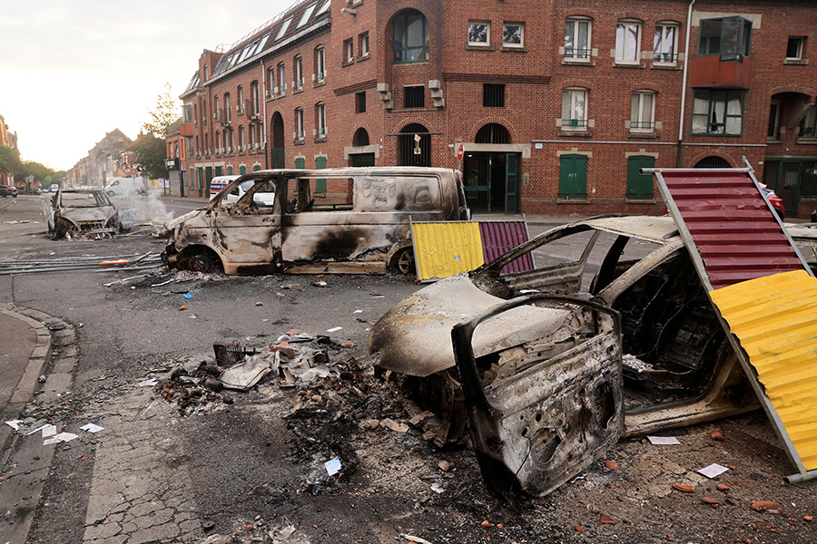 Сожженные во время протестов в Рубе автомобили, 30 июня
&nbsp;