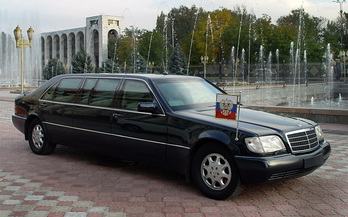 Mercedes-Benz S600 Pullman Guard (W140)