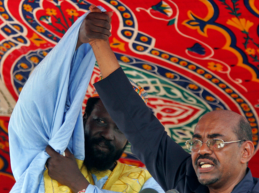 На протяжении всего президентства аль-Башира в стране продолжались военные конфликты. Лишь в 2005 году удалось завершить 20-летнее противостояние с Народно-освободительной армией, мирный договор в итоге привел к независимости Южного Судана со столицей в Джубе (провозглашена в 2011 году)
