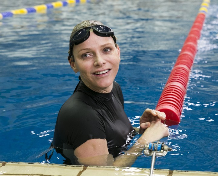 Княгиня Монако дала мастер-класс юным российским пловцам