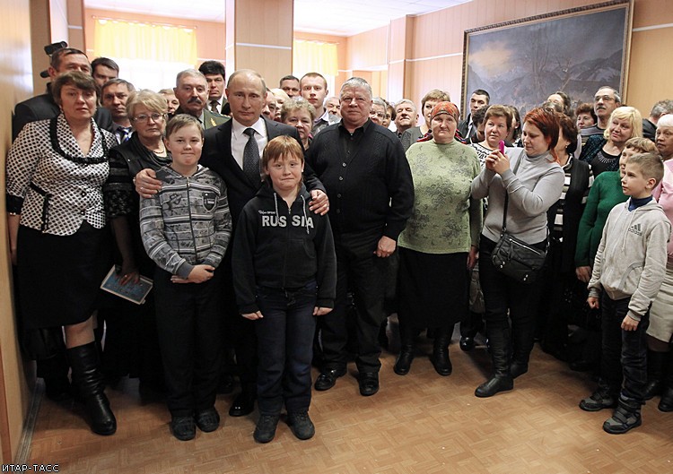 В.Путин почтил память бойцов легендарной псковской роты