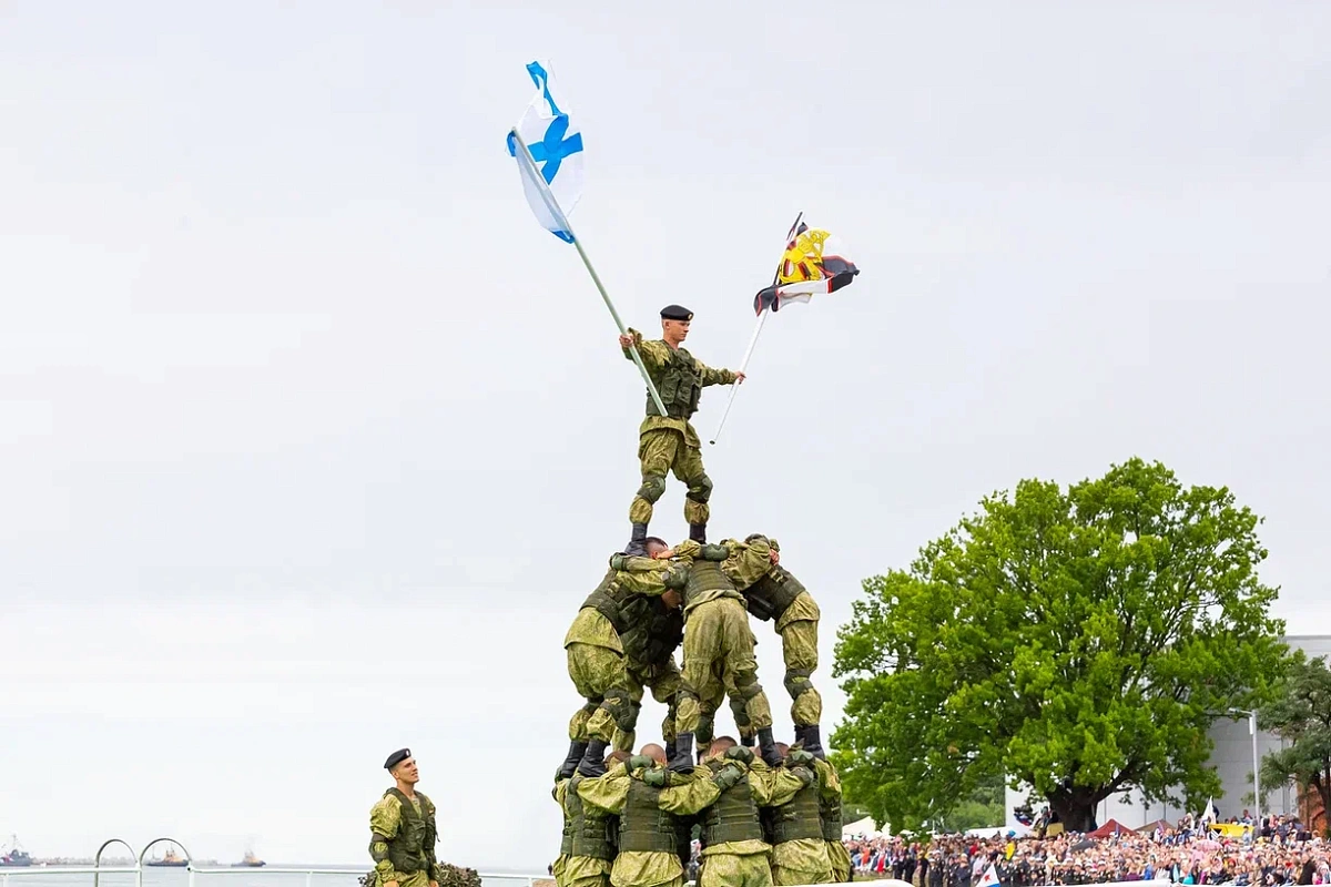 В Балтийске прошел парад в честь Дня ВМФ. Фоторепортаж