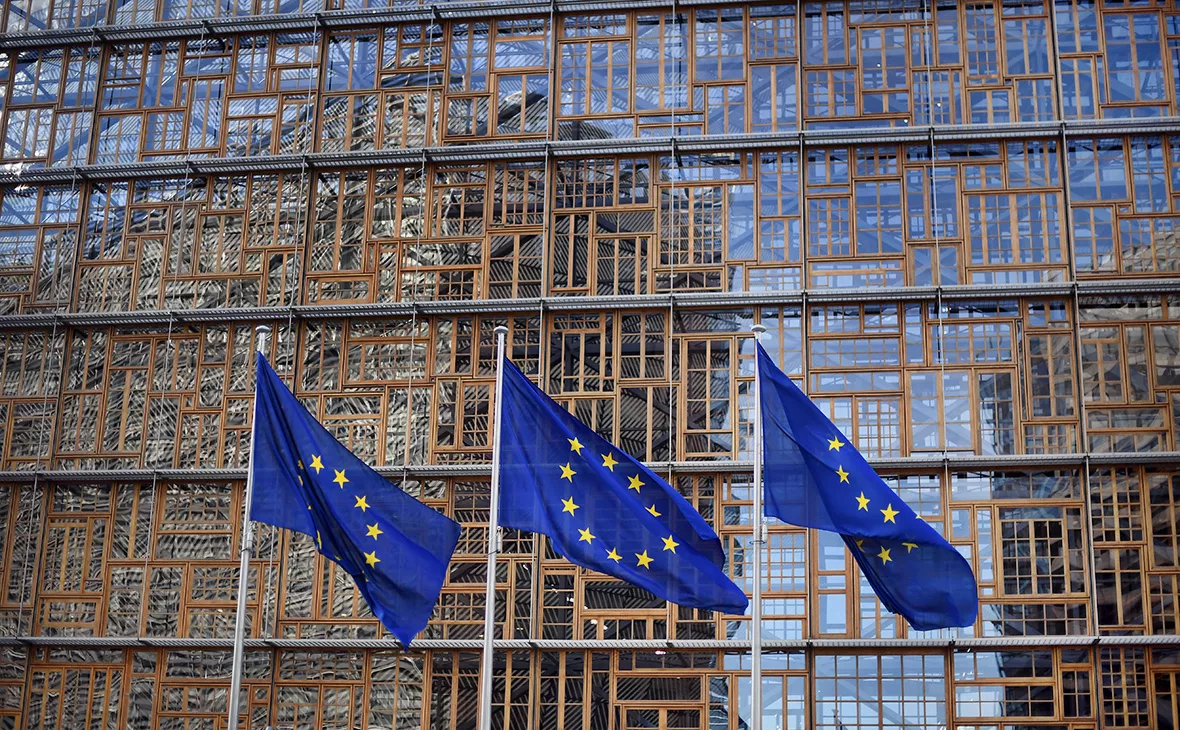 Carl Court / Getty Images